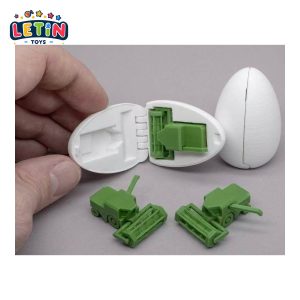 Snap-Together Mini Harvester Truck with Surprise Egg